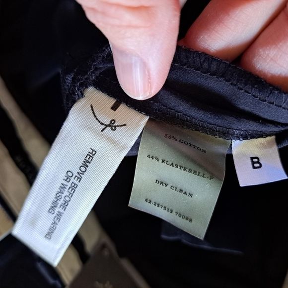 Ann Taylor Signature Women's Size 6 Black Cropped Leg Black Pleated NEW Pants - Picture 6 of 11